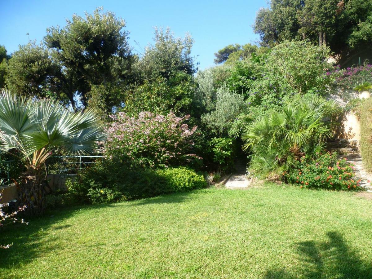 Villa Du Bau Rouge Carqueiranne Bagian luar foto